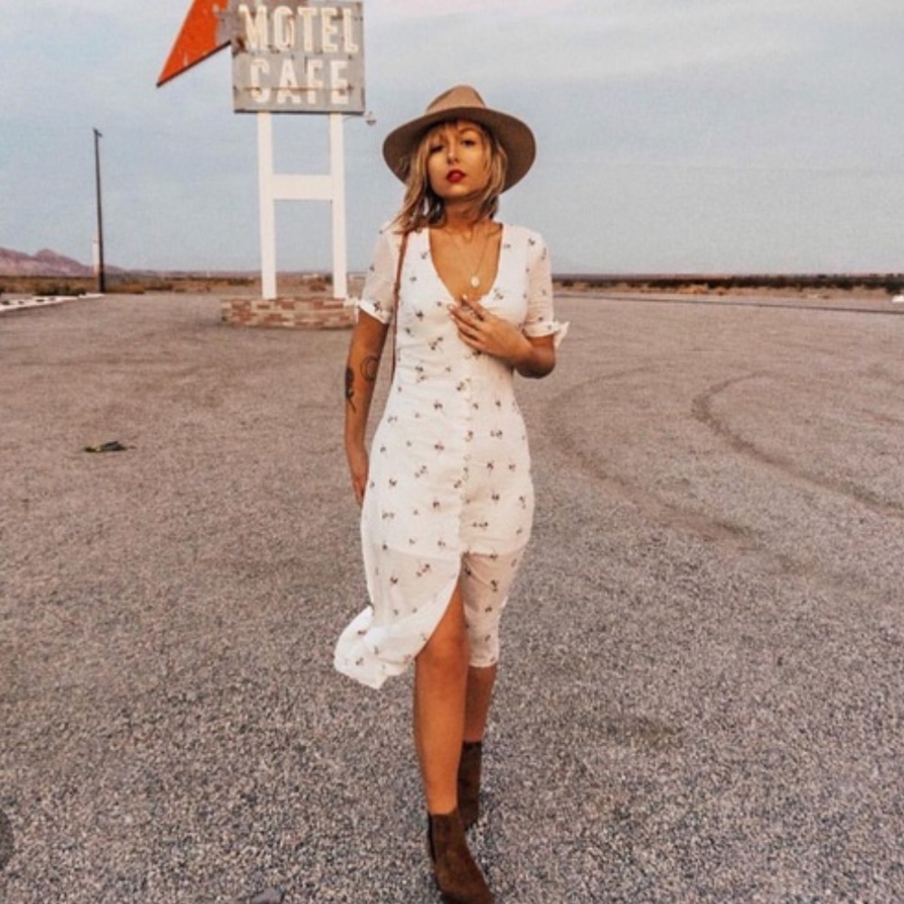 UO // Melanie Button-Down Midi Dress